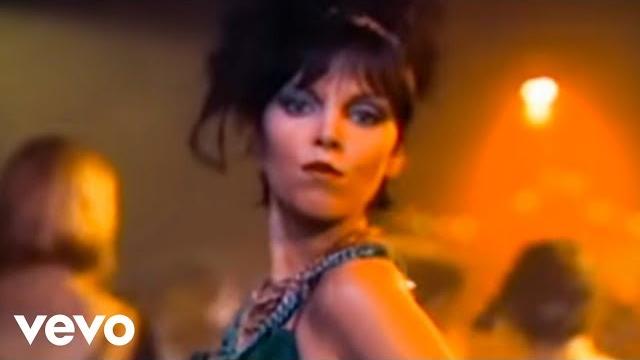 Pat benatar - love is a battlefield (official music video) Pat benatar - love is a battlefield (official music video)