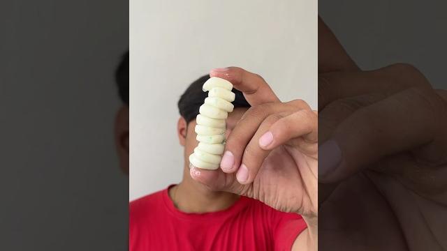 Eating 20 chewing gum at once Eating 20 chewing gum at once