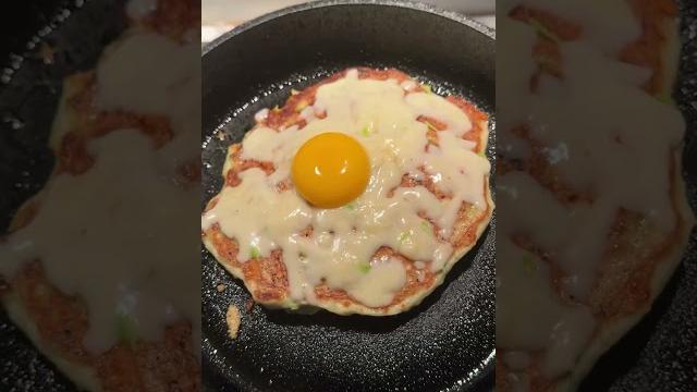 Рецепт хачапури. ингредиенты: кабачок 100г,3 яичных белка, 1 желток, 25г муки, сыр 50г #хачапури Рецепт хачапури. ингредиенты: кабачок 100г,3 яичных белка, 1 желток, 25г муки, сыр 50г #хачапури