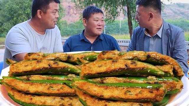 陕北香菇肉沫辣子,兄弟几个自创新颖菜,夹馍馍拌米饭猛香了!【黄土兄弟】 陕北香菇肉沫辣子,兄弟几个自创新颖菜,夹馍馍拌米饭猛香了!【黄土兄弟】