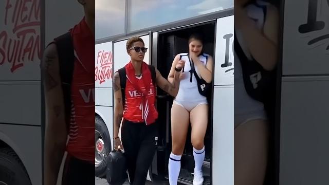 Sportsmanship in action — this moment says everything #volleyball Sportsmanship in action — this moment says everything #volleyball