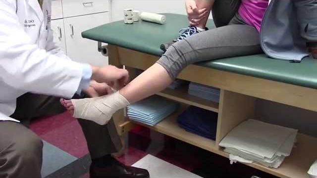 How to apply an ace wrap to your ankle How to apply an ace wrap to your ankle