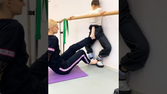 Quick warm-up #warmup #balletdancer Quick warm-up #warmup #balletdancer
