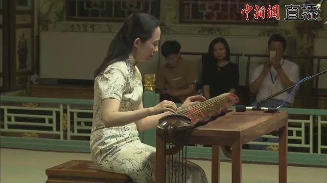 古琴名家林晨以明代无名小蕉叶丝弦演奏《平沙落雁》 guqin expert lin chen plays "ping sha lo yen" ( geese alight on the sand ) 古琴名家林晨以明代无名小蕉叶丝弦演奏《平沙落雁》 guqin expert lin chen plays "ping sha lo yen" ( geese alight on the sand )