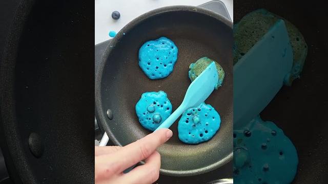 Bluey-berry pancake stack 🫐 | bluey #ytshorts Bluey-berry pancake stack 🫐 | bluey #ytshorts