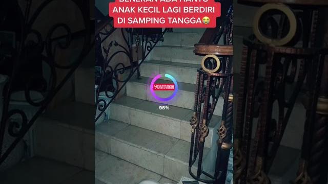 Tangga rumahku berhantu⁉️serem banget‼️#shorts #penampakan #hantu Tangga rumahku berhantu⁉️serem banget‼️#shorts #penampakan #hantu