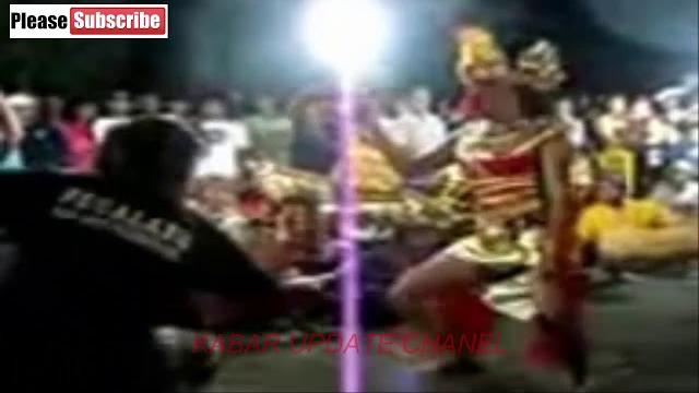 Joged bumbung bali cantik bebas pegang dan dicium Joged bumbung bali cantik bebas pegang dan dicium