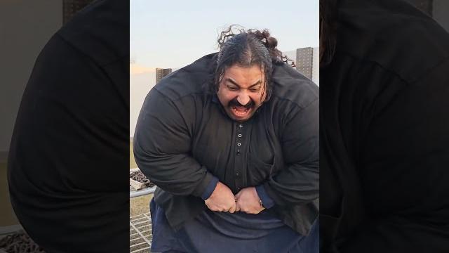 Khanbaba breaks a ️ key with his bare hands. Khanbaba breaks a ️ key with his bare hands.
