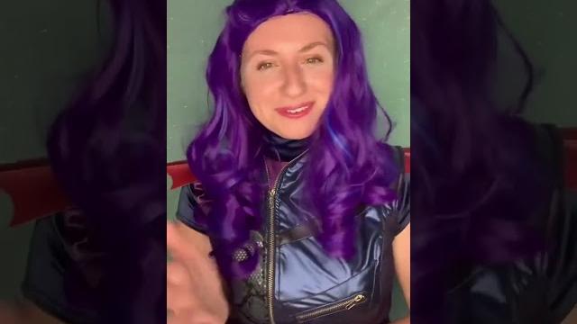 The time kids introduced me to their half-naked father on zoom #descendants #zoom #awkward #story The time kids introduced me to their half-naked father on zoom #descendants #zoom #awkward #story