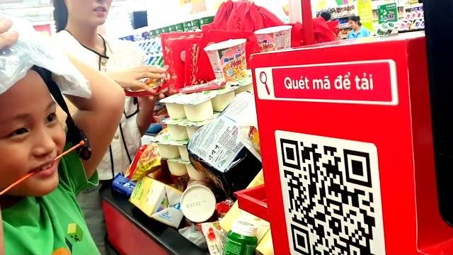 Chị silent sea mai loan gia linh gia bảo ăn đùi gà bánh pizza uống trà sữa trong siêu thị big c Chị silent sea mai loan gia linh gia bảo ăn đùi gà bánh pizza uống trà sữa trong siêu thị big c