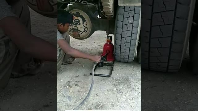 Hydraulic jack 75 ton #shorts Hydraulic jack 75 ton #shorts