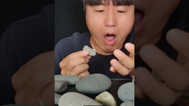 이게 돌 먹방이다 따라하지마세요 이게 돌 먹방이다 따라하지마세요