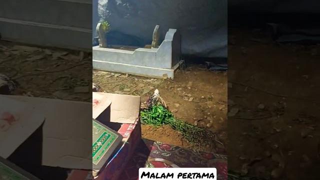 Jaga kubur baru #kuburan #serem Jaga kubur baru #kuburan #serem