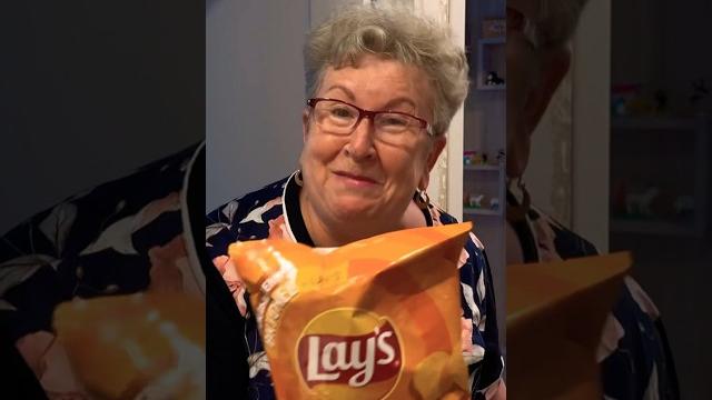 А вас бабушка балует вкусняшками? #хелпик #funny #millionviews #прикол #бабушка #ромаихелпик А вас бабушка балует вкусняшками? #хелпик #funny #millionviews #прикол #бабушка #ромаихелпик