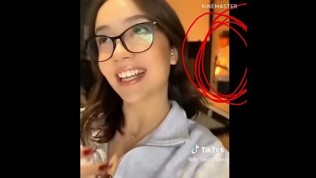 Feride özdinç ahmet can dündar ı işaret ediyo Feride özdinç ahmet can dündar ı işaret ediyo