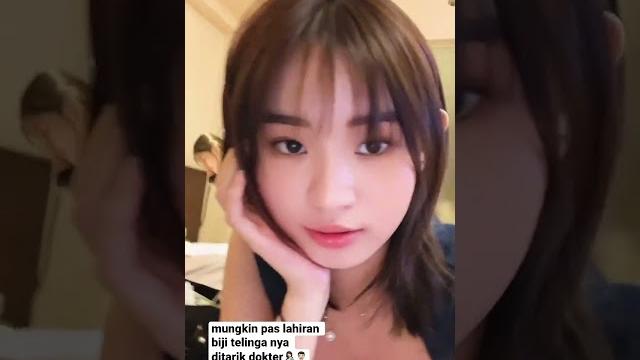 Catheez pamer perkembangan dada Catheez pamer perkembangan dada
