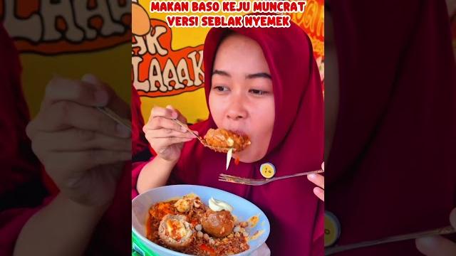 Eating the cheese squirting meatball that's going viral at bociprasmanan #fypシ゚viral #viraljajanan Eating the cheese squirting meatball that's going viral at bociprasmanan #fypシ゚viral #viraljajanan