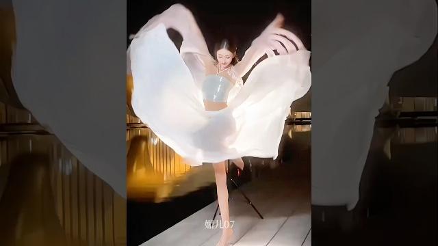 性感妖娆的中国舞 #dance #美丽 #beautiful 性感妖娆的中国舞 #dance #美丽 #beautiful
