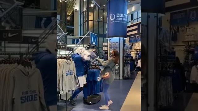 One of the greatest pranks of all-time! (via @colts) One of the greatest pranks of all-time! (via @colts)