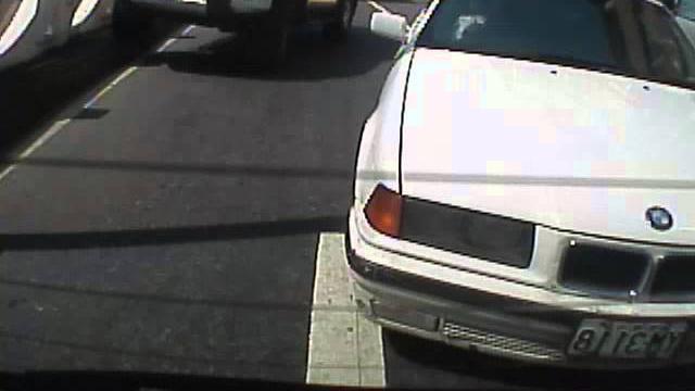 開吉普車的怪行為 開吉普車的怪行為