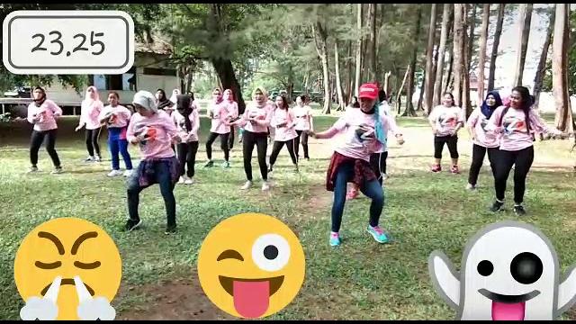 Senam gadis semok Senam gadis semok