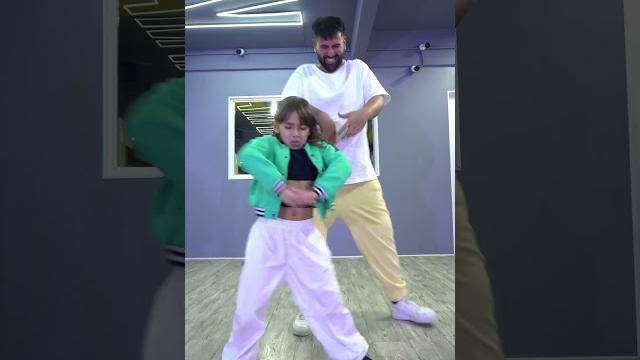 Miren la actitud de esta pequeña 🫣 Miren la actitud de esta pequeña 🫣