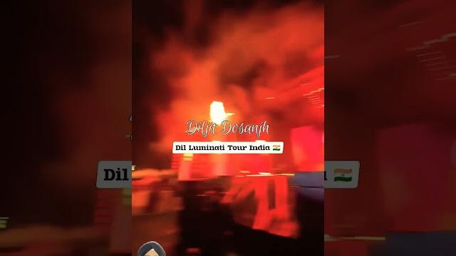Diljit stage show performance mai karda fly firda#diljitdosanjh #shorts #performance #show #youtube Diljit stage show performance mai karda fly firda#diljitdosanjh #shorts #performance #show #youtube