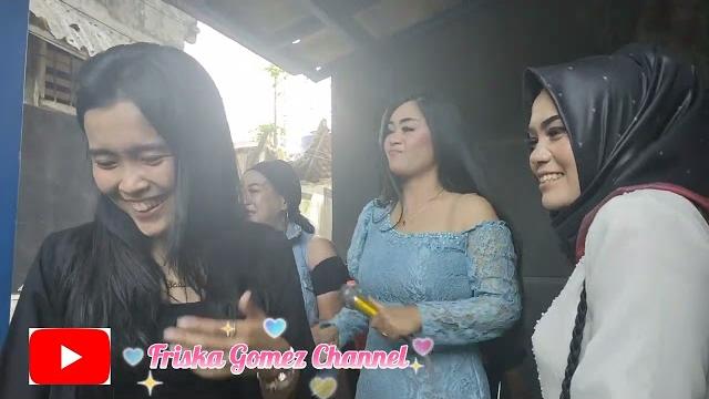 Friska gomez feat tante gemez cover lagu tarling dayuni by rheyna morena live cipedes/bandung Friska gomez feat tante gemez cover lagu tarling dayuni by rheyna morena live cipedes/bandung