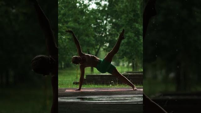 Rainy hot yoga #flow #yoga Rainy hot yoga #flow #yoga