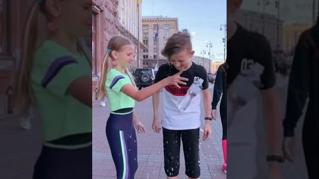 Мисс николь облила его водой #shorts #shortsvideo #video #tiktok Мисс николь облила его водой #shorts #shortsvideo #video #tiktok