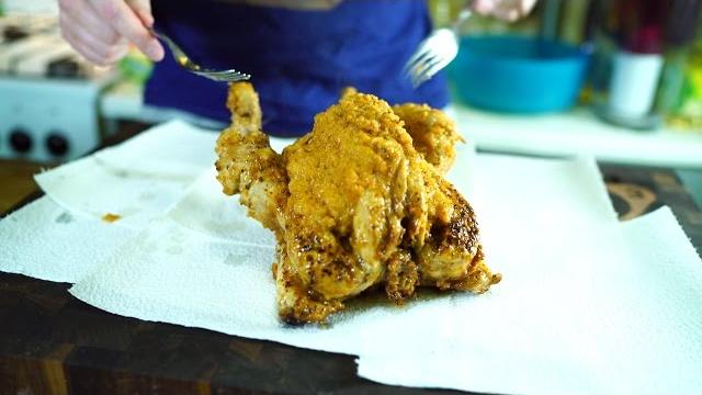 Курица целиком во фритюре Курица целиком во фритюре