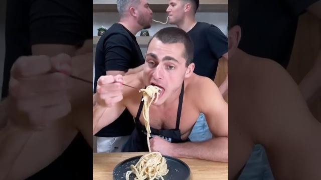 Lemon pasta @itsqcp @nickdigiovanni Lemon pasta @itsqcp @nickdigiovanni