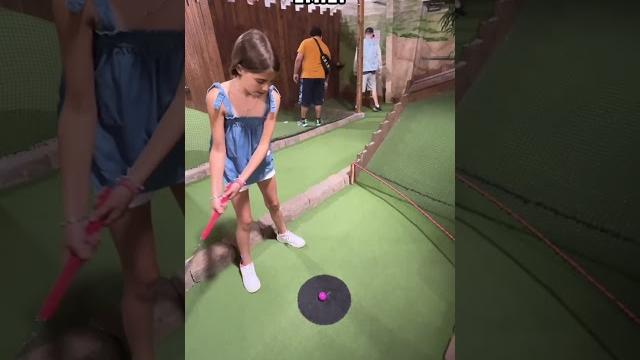 Plinko mini golf hole in one! Plinko mini golf hole in one!