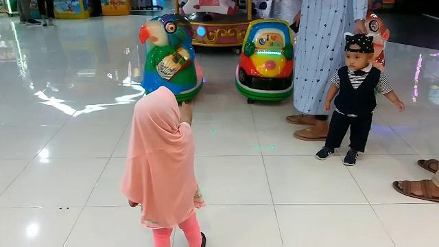Bermain di funcity, kuda pink kesukaanku Bermain di funcity, kuda pink kesukaanku