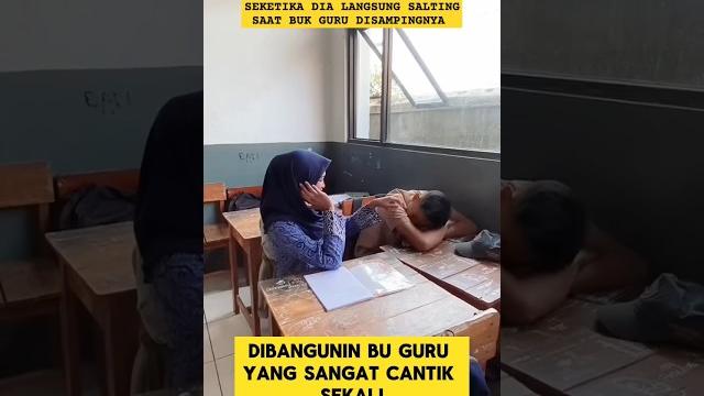 Momen lucu ketika murid sekolah ketiduran di kelas dibangunin buk guru ‼️#lucu #guru #ngakak #tidur Momen lucu ketika murid sekolah ketiduran di kelas dibangunin buk guru ‼️#lucu #guru #ngakak #tidur