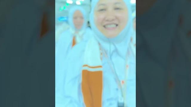 Alhamdulillah seneng banget bisa berangkatin umroh mamah teteh sama bibi mantap bgt @khasanahtravel Alhamdulillah seneng banget bisa berangkatin umroh mamah teteh sama bibi mantap bgt @khasanahtravel