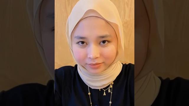 Hijab girl wanna kiss Hijab girl wanna kiss