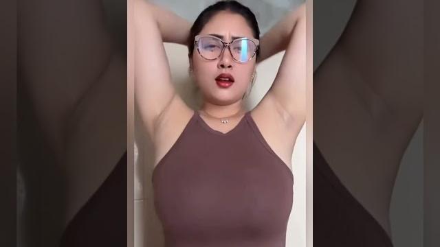 Sri ayu tarisa bersihin ketek #shorts #feedshorts Sri ayu tarisa bersihin ketek #shorts #feedshorts