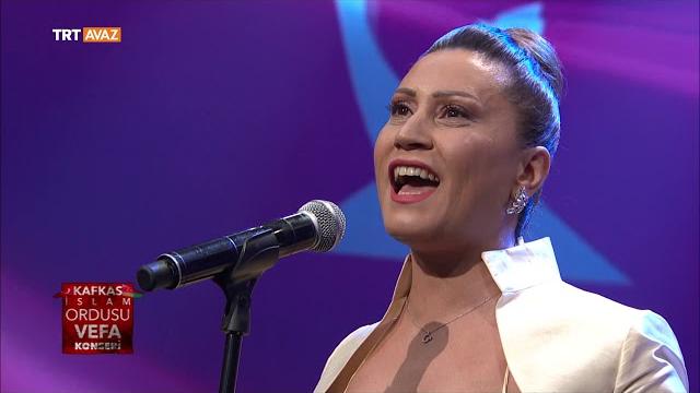 Azerin seslendiriyor ''çırpınırdı karadeniz'' Azerin seslendiriyor ''çırpınırdı karadeniz''