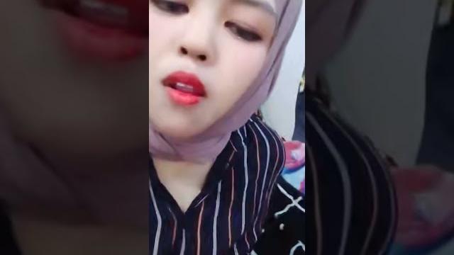 Bego live...jilbab colmek Bego live...jilbab colmek