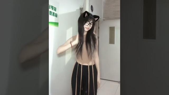 卖艺不易,丢个硬币阿凡提摇 卡点舞 扭一扭 抖音潮流舞蹈地图 一学就会系列 卖艺不易,丢个硬币阿凡提摇 卡点舞 扭一扭 抖音潮流舞蹈地图 一学就会系列
