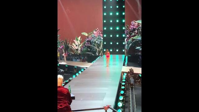 Catriona gray miss universe 2018 - swimsuit audience view Catriona gray miss universe 2018 - swimsuit audience view