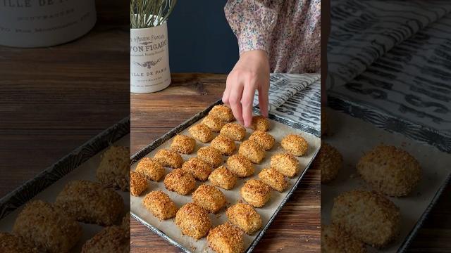Cookies with sesame seeds/ susamlı kurabiye Cookies with sesame seeds/ susamlı kurabiye