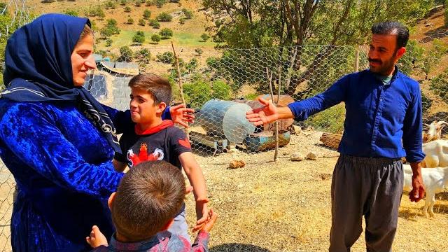 Mother overjoyed to find her son thanks to kind rural man Mother overjoyed to find her son thanks to kind rural man