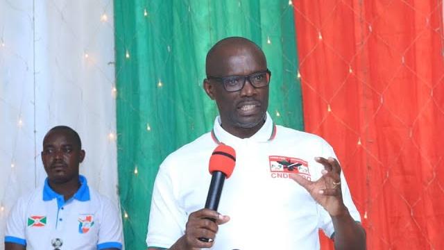 R. ndikuriyo: "gitugutu, ukwezi kudasanzwe muri afrika. dushimire imana ko tukurangije mu mahoro" R. ndikuriyo: "gitugutu, ukwezi kudasanzwe muri afrika. dushimire imana ko tukurangije mu mahoro"