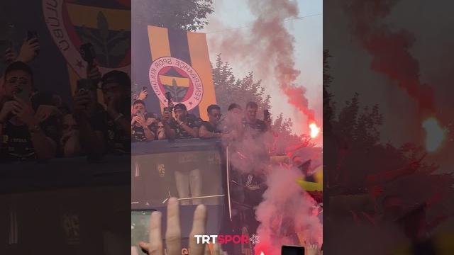 Avrupa’nın en büyüğü fenerbahçe beko, şampiyonluğu taraftarıyla kutluyor. #trtspordijital Avrupa’nın en büyüğü fenerbahçe beko, şampiyonluğu taraftarıyla kutluyor. #trtspordijital