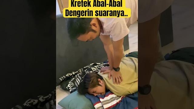 Kretek abal-abal sampe nangis? #kretekabalabal #massage #tyoksatrio #bimo #pijatsarafpijatsaraf Kretek abal-abal sampe nangis? #kretekabalabal #massage #tyoksatrio #bimo #pijatsarafpijatsaraf