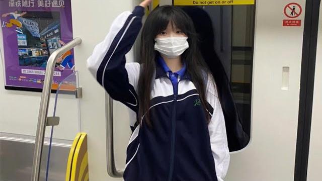 上学天天坐地铁#高中生#深圳校服#纯情女高#美女#甜妹# 上学天天坐地铁#高中生#深圳校服#纯情女高#美女#甜妹#