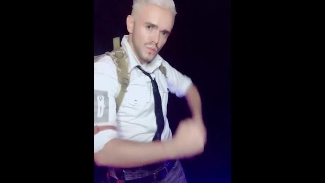 抖音手势舞:老外真会玩 抖音手势舞:老外真会玩