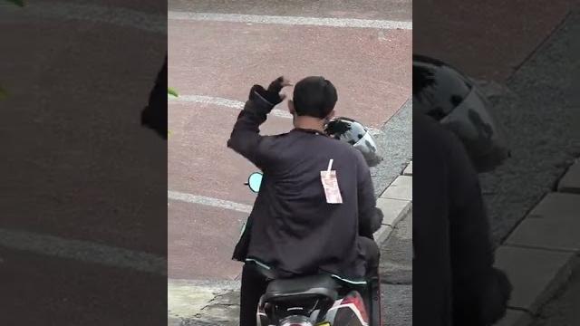 Prank ojol|| ngasih uang di jalan Prank ojol|| ngasih uang di jalan